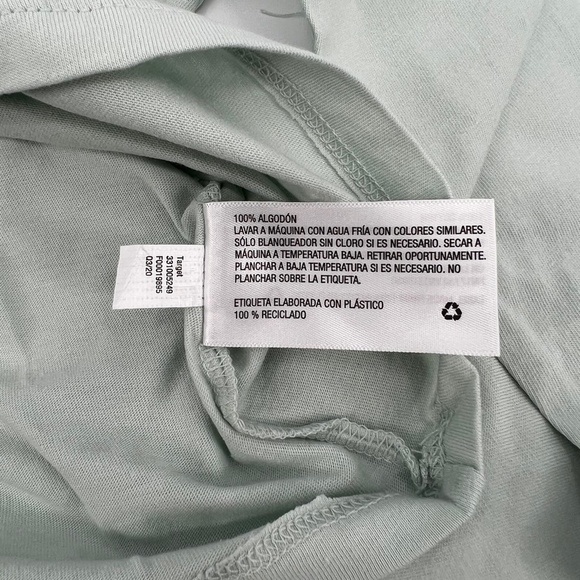 NWT Wild Fable Blue Long Sleeve Cropped Boxy T-Shirt Size X- Small Women's - Picture 8 of 8